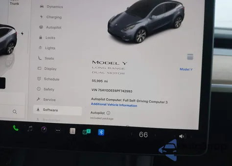 2023 Tesla Model Y Awd/Long Range Dual Motor All-Wheel Drive z USA, uszkodzony, nr VIN 7SAYGDEE6PF742993